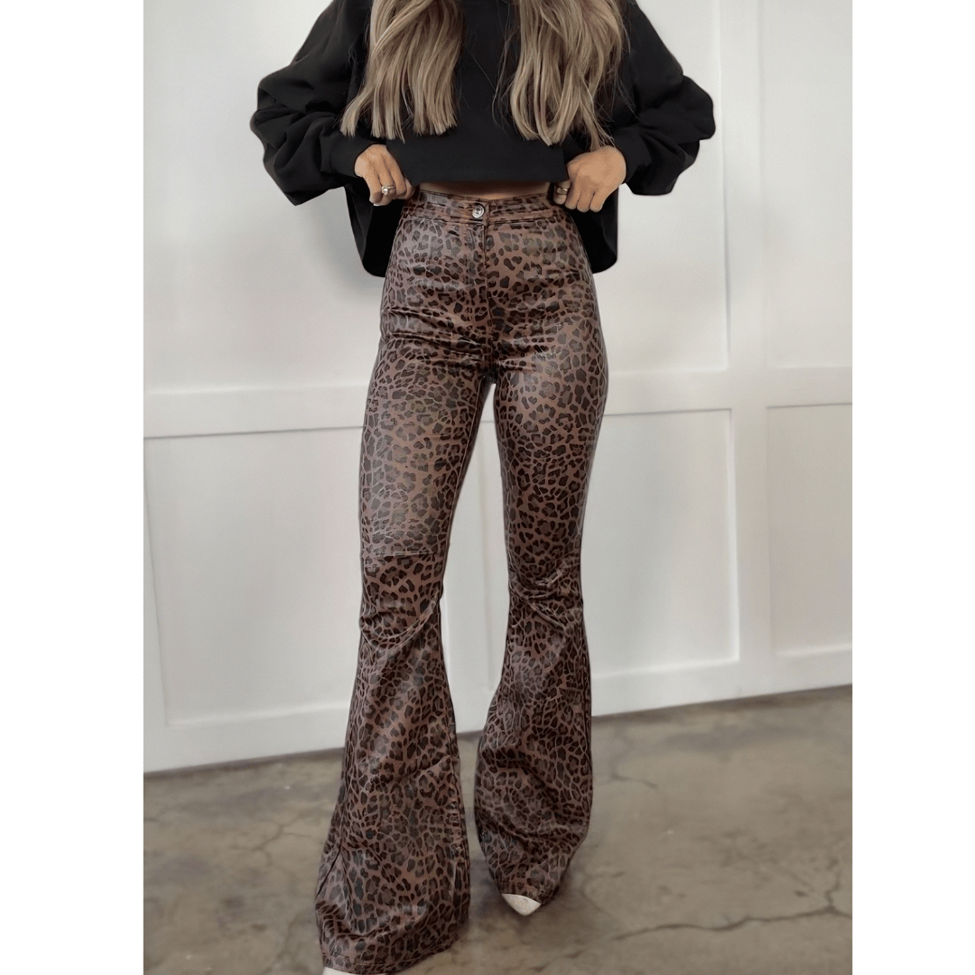 North Pole Flare Bundle (1 Surprise Christmas Crewneck + 1 Strechy Bow)